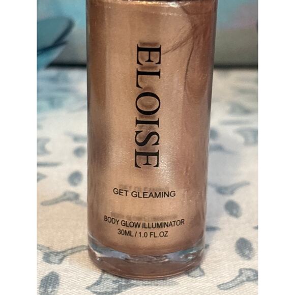 Eloise Get Gleaming Body Glow Illuminator in Champagne Rich - Picture 4 of 4